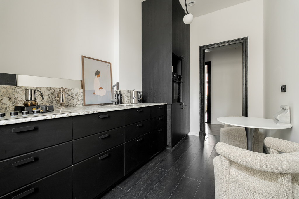 Piękne odrestaurowane 4.pok. mieszknie w Kmienicy. (9)