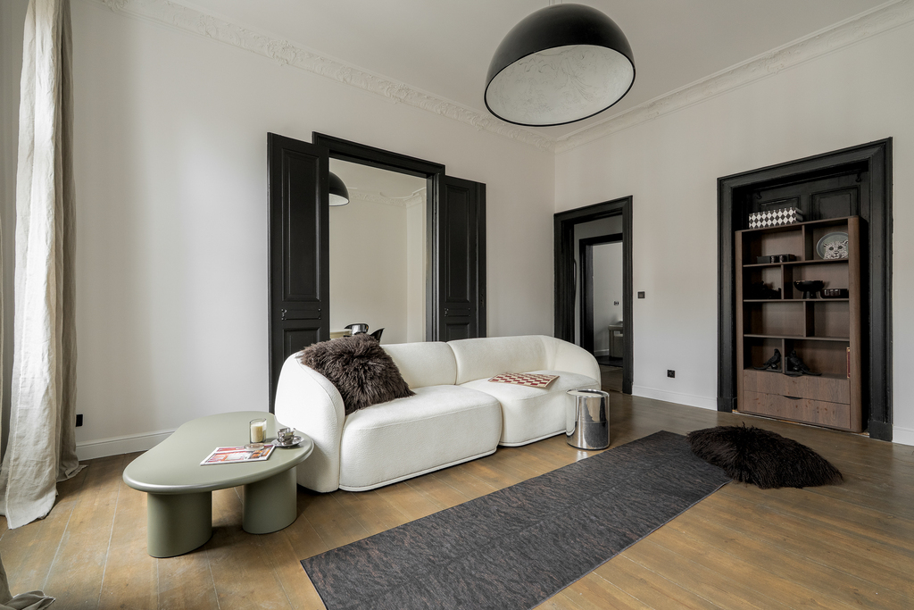 Piękne odrestaurowane 4.pok. mieszknie w Kmienicy. (8)