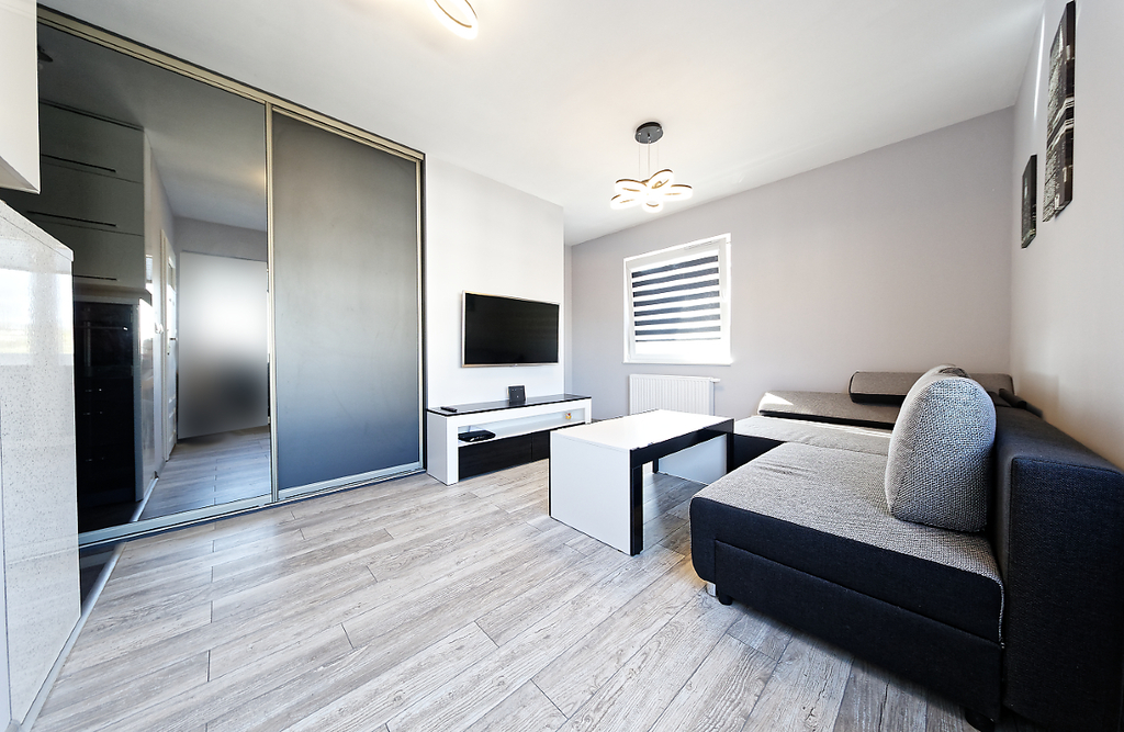 2 pokoje na 2 poziomach z 2 balkonami i garażem (1)