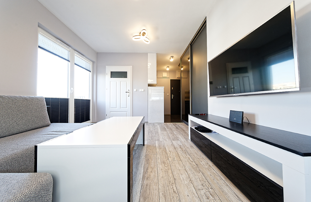 2 pokoje na 2 poziomach z 2 balkonami i garażem (3)