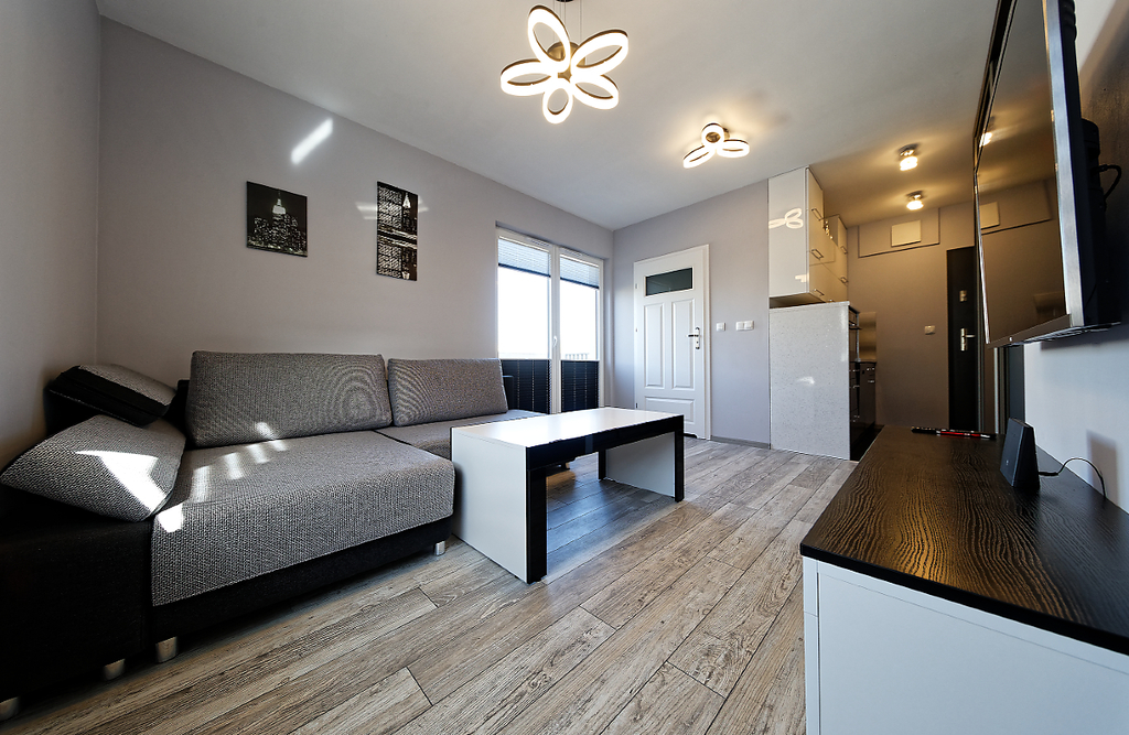 2 pokoje na 2 poziomach z 2 balkonami i garażem (4)