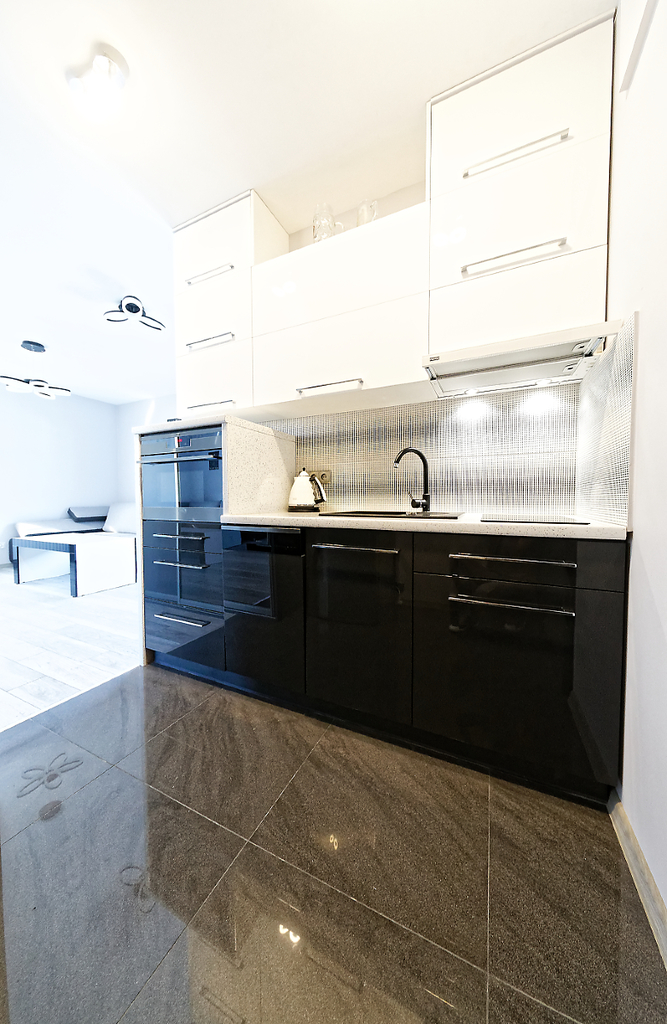 2 pokoje na 2 poziomach z 2 balkonami i garażem (9)