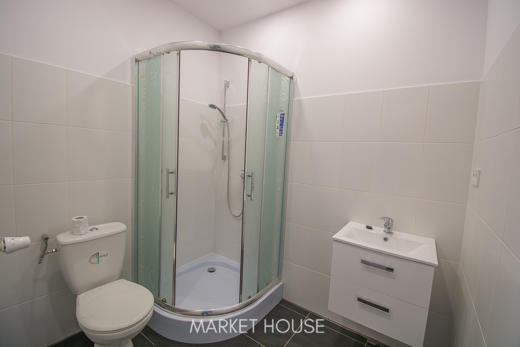 Dom dla pracowników - 11 pokoi (1)