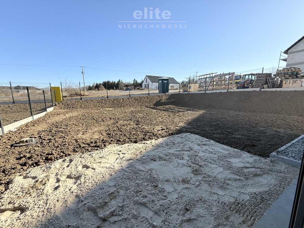 Siadło dolne gotowy bliźniak 5 pokoi i garaż (5)