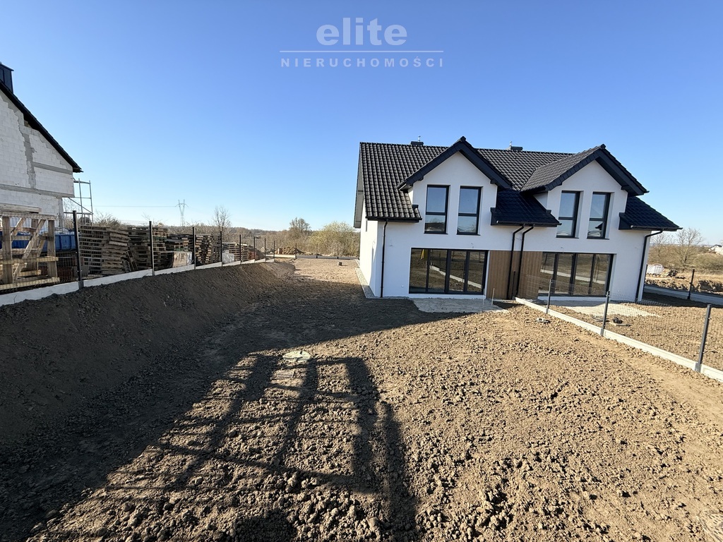 Siadło dolne gotowy bliźniak 5 pokoi i garaż (3)