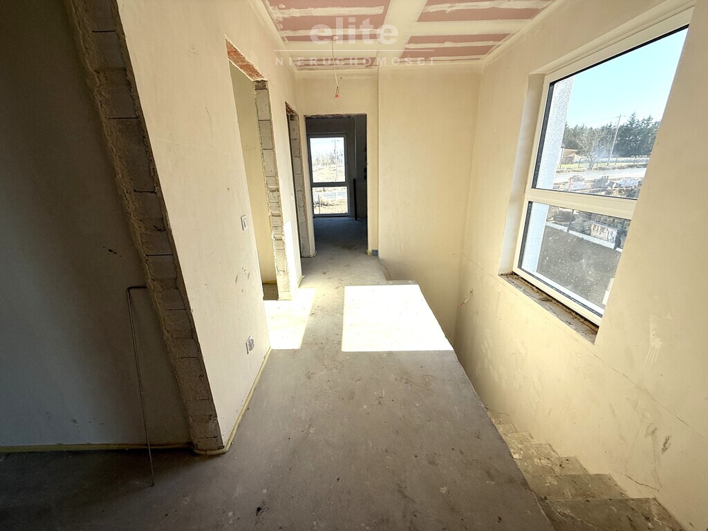 Siadło dolne gotowy bliźniak 5 pokoi i garaż (9)