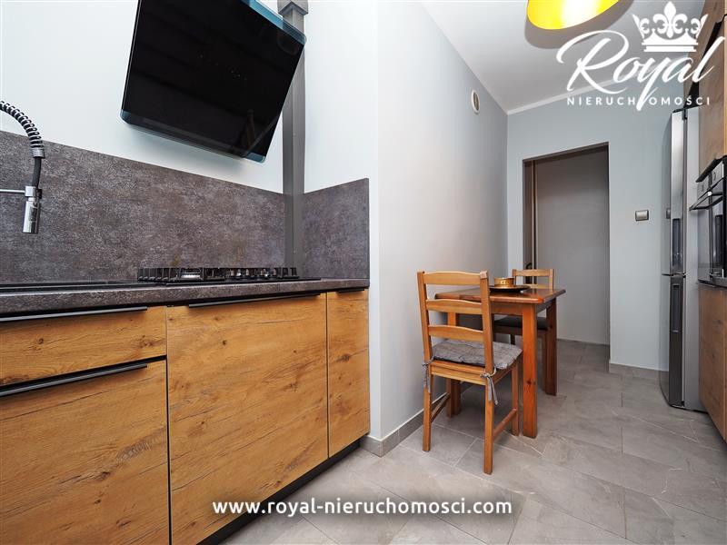 Klimatyczne, duże 2 pokoje z loggią blisko centrum (9)