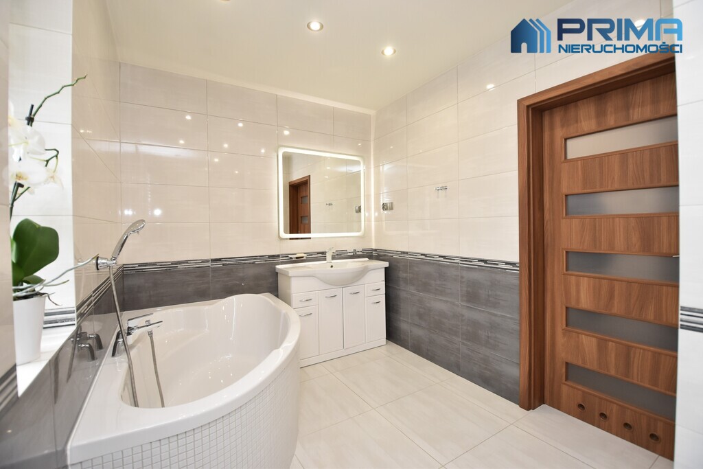 Wyremontowany dom/budynki gospodarcze (8)