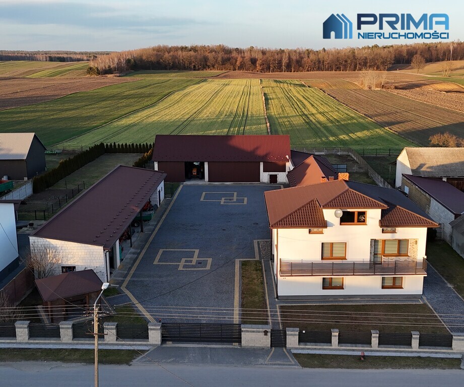 Wyremontowany dom/budynki gospodarcze (1)