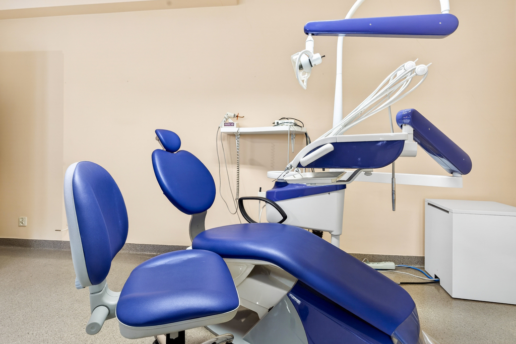 W pełni wyposażony gabinet na Starym Mieście. (2)