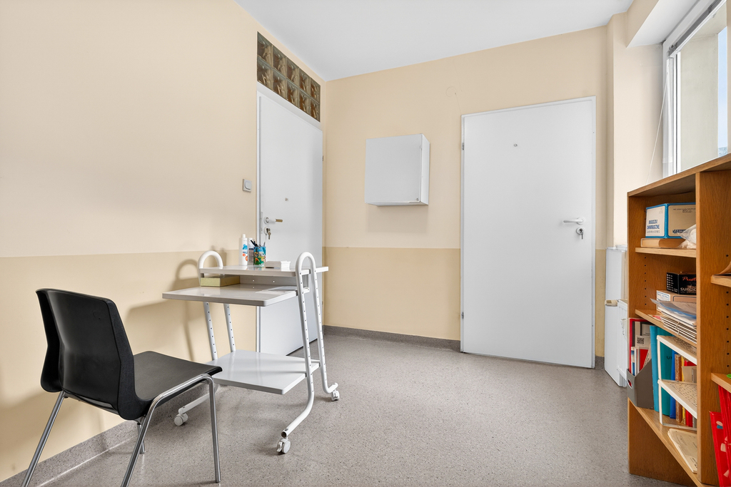 W pełni wyposażony gabinet na Starym Mieście. (4)