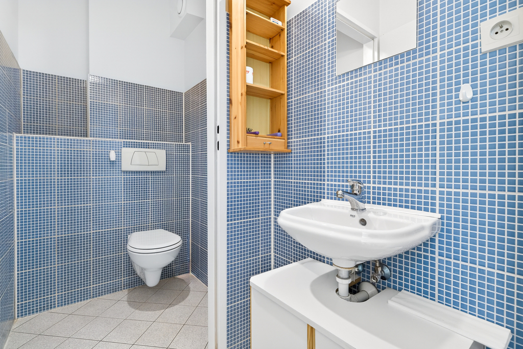 W pełni wyposażony gabinet na Starym Mieście. (6)