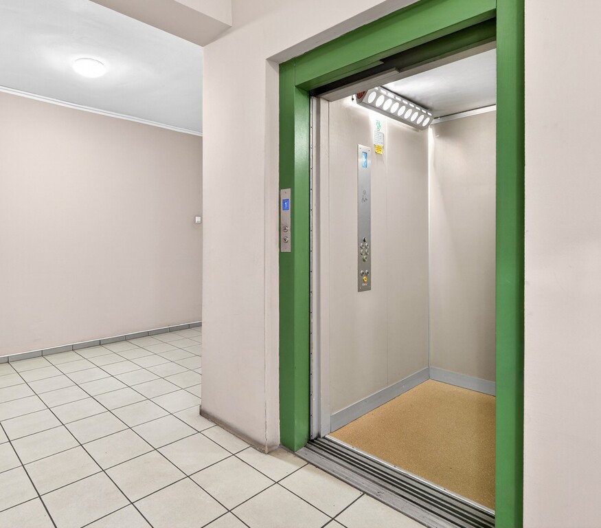 W pełni wyposażony gabinet na Starym Mieście. (9)