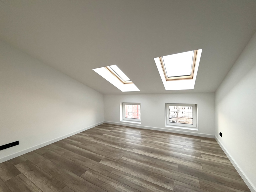 2-pokoje na poddaszu - Nowe miasto (1)