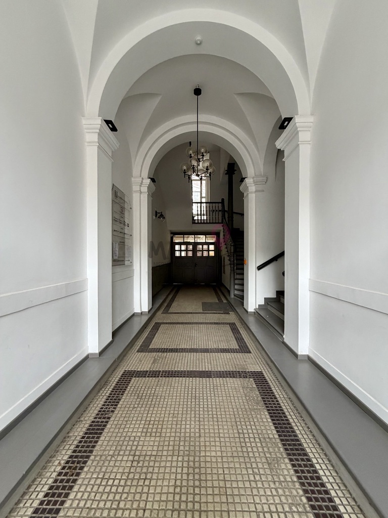 Aleja Fontann-3 pokoje w wysokim standardzie-winda (11)