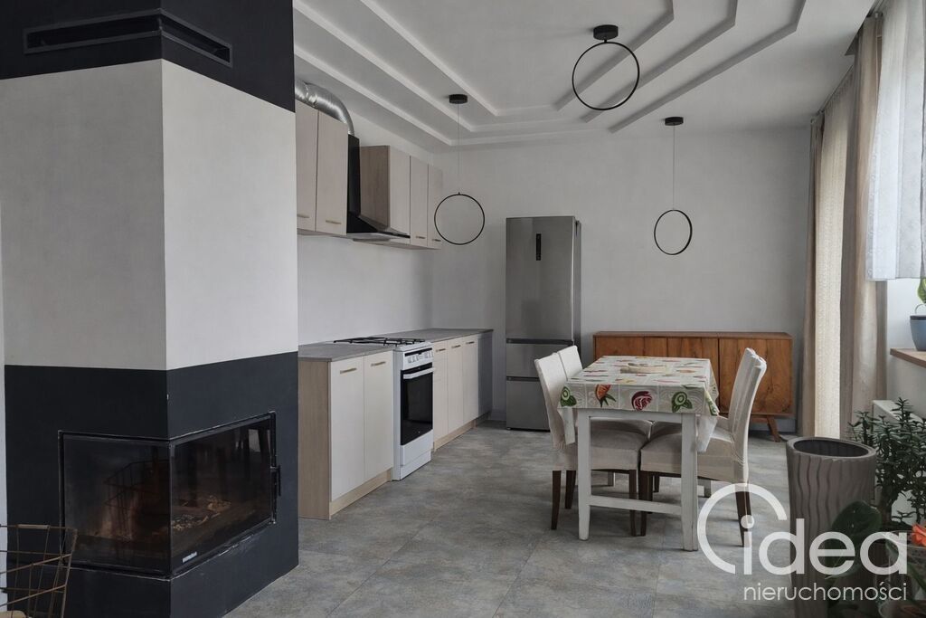 Wolnostojący dom z ogrodem. (3)