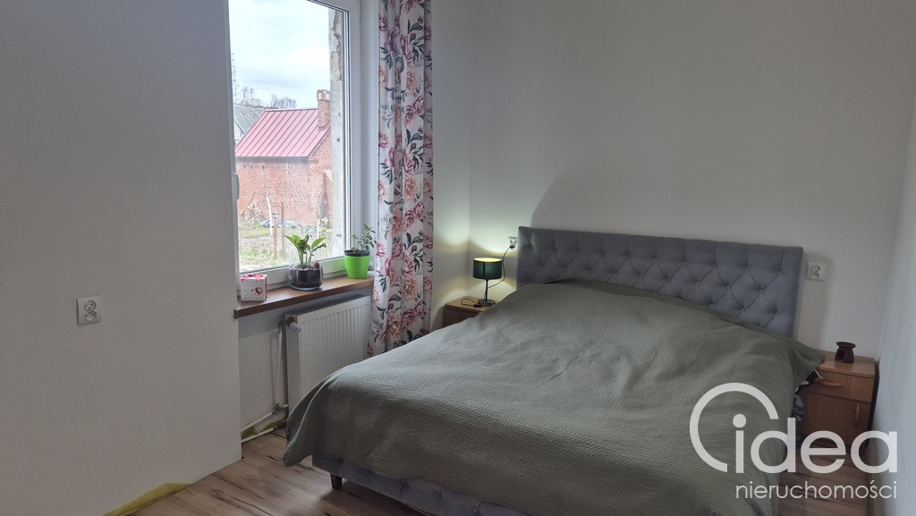 Wolnostojący dom z ogrodem. (6)