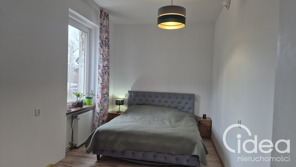 Wolnostojący dom z ogrodem. (7)