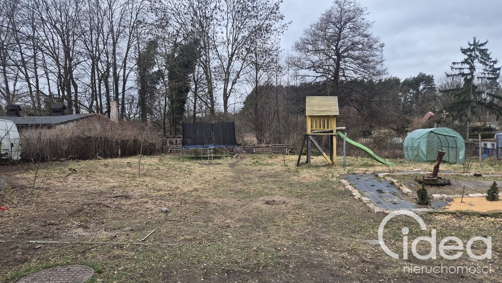 Wolnostojący dom z ogrodem. (14)