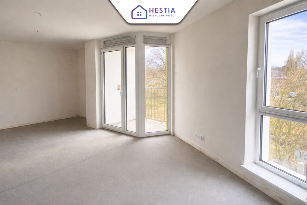 Funkcjonalne 3 pokoje z loggią w Policach (1)