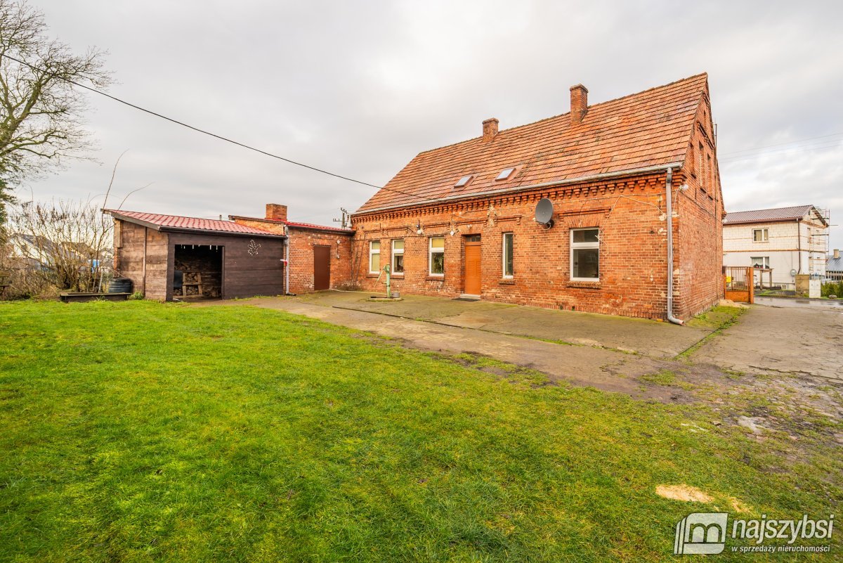 Stare Czarnowo- dom z czerwonej cegły  (23)