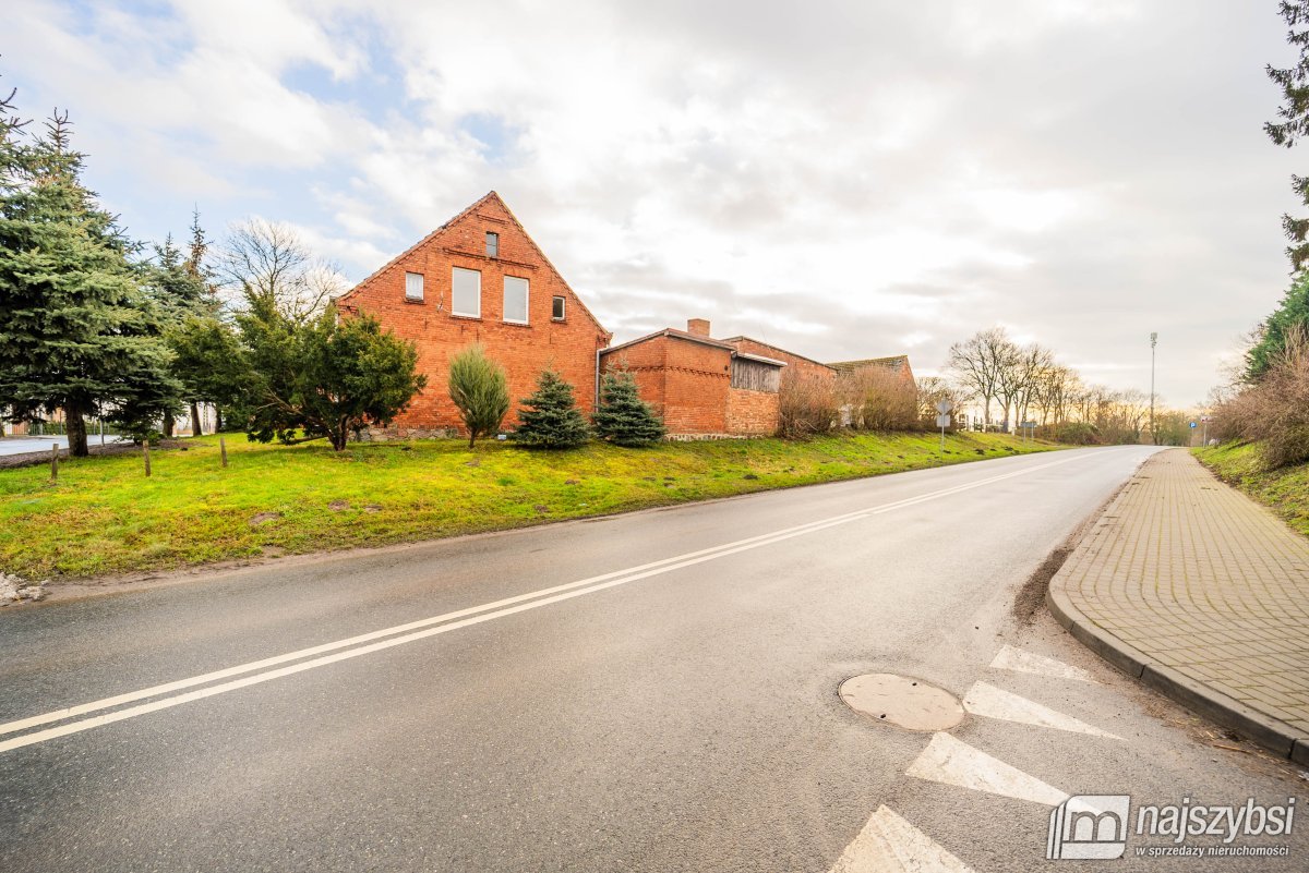 Stare Czarnowo- dom z czerwonej cegły  (25)