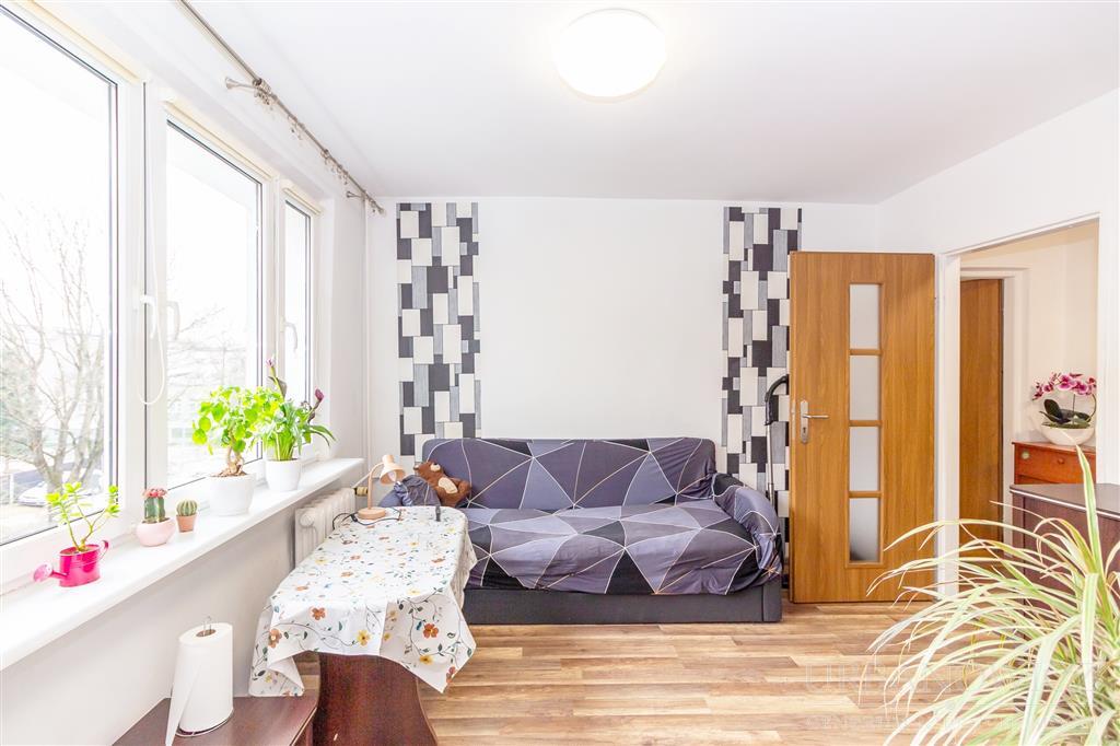 2-pok. mieszkanie na 2 piętrze przy ul. Giełdowej. (3)