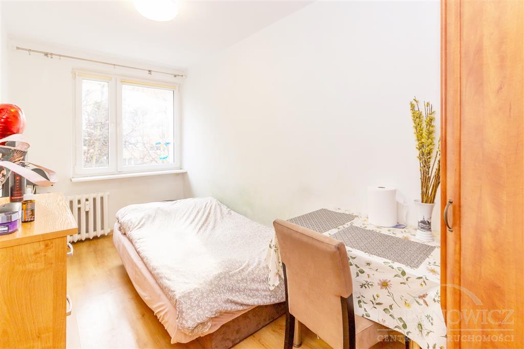 2-pok. mieszkanie na 2 piętrze przy ul. Giełdowej. (5)