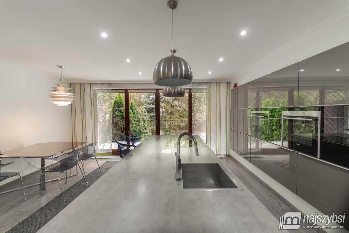 Goleniów- Szeregowiec ul. Żeromskiego  (1)