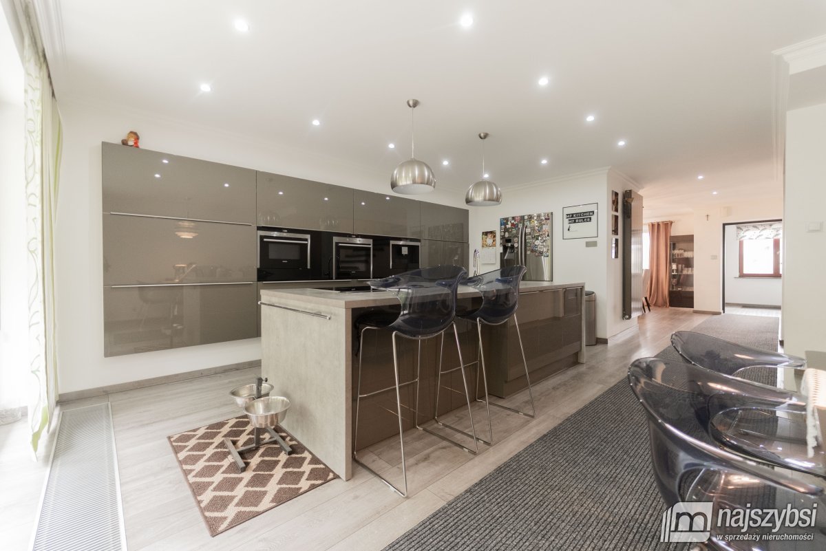 Goleniów- Szeregowiec ul. Żeromskiego  (10)