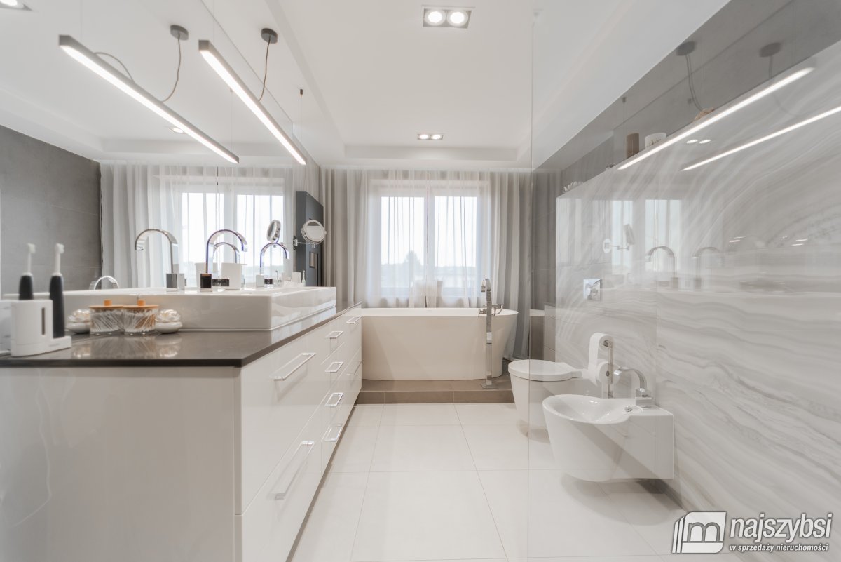 Goleniów- Szeregowiec ul. Żeromskiego  (24)