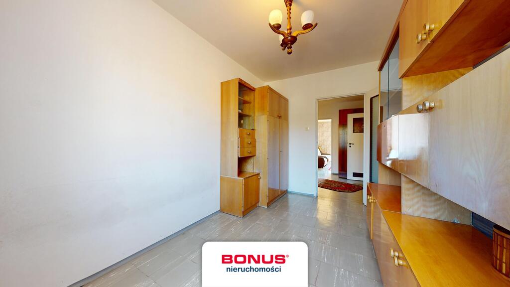 Rozkładowe mieszkanie w niskim bloku (7)