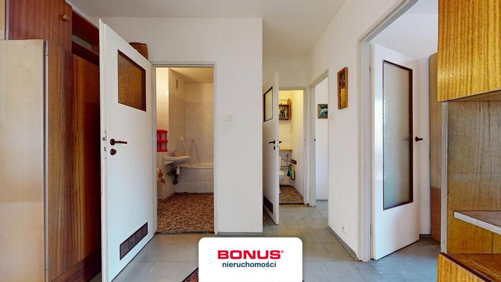 Rozkładowe mieszkanie w niskim bloku (12)