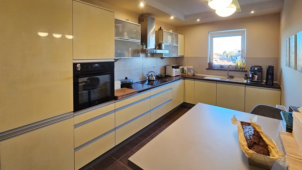 4-pok. 96 m2 z panoramicznym widokiem | Warszewo (9)