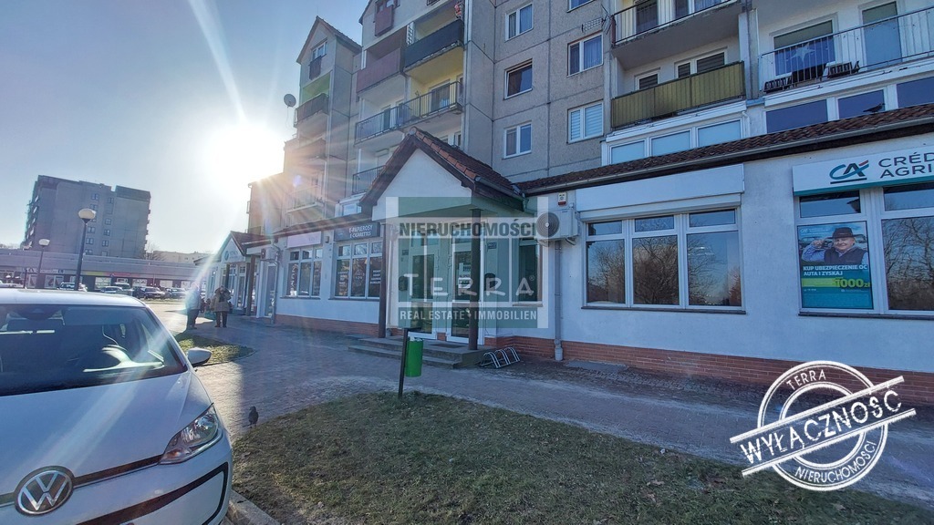 Lokal biurowo-usługowy na parterze (1)