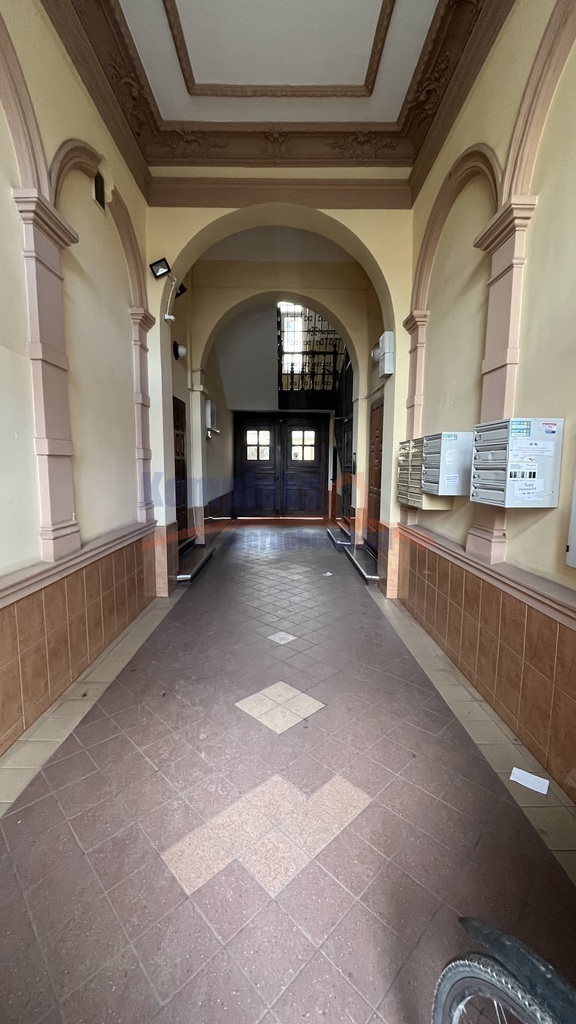 Do sprzedaży 4 pok.  parter, pod usługi. (19)