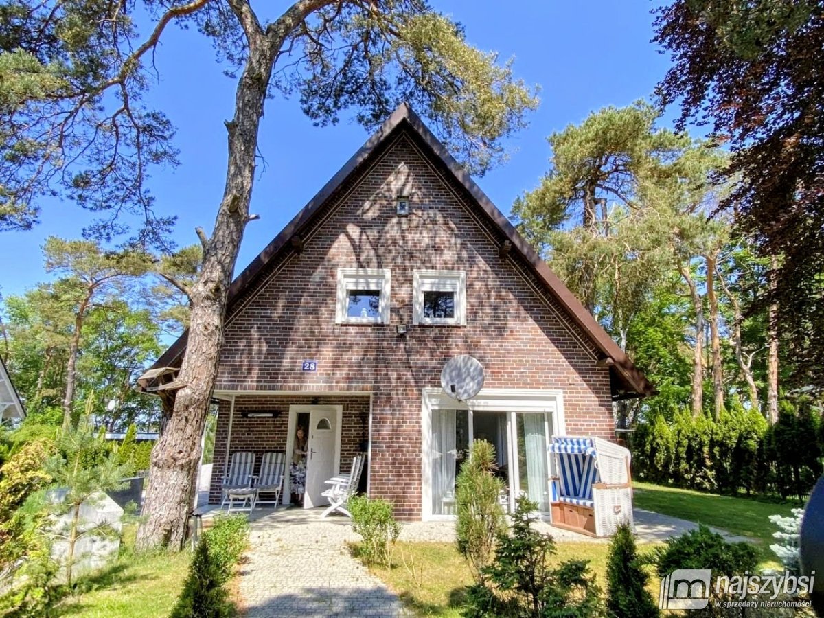 Pobierowo- stylowy dom w pierwszej linii brzegowej (1)