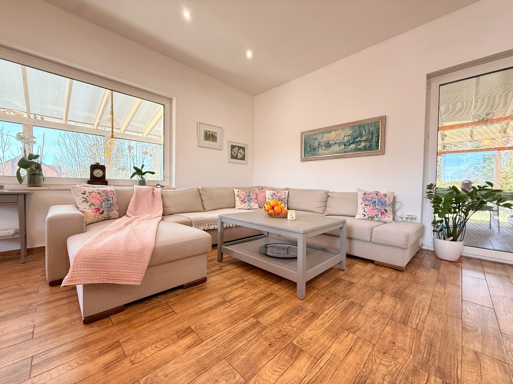 Parterowy dom 110 m2, 4-pok., ogród, garaż | Dobra (1)