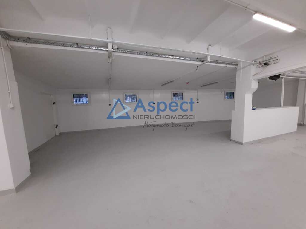 Wynajem, hala 380 m2, blisko Centrum. (6)