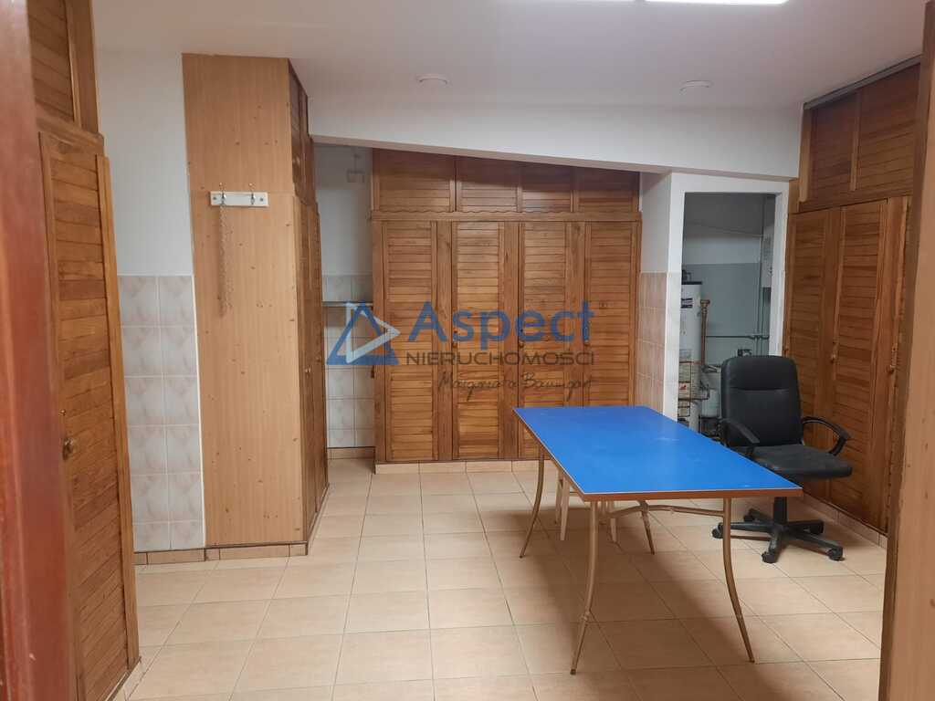 Wynajem, hala 380 m2, blisko Centrum. (13)