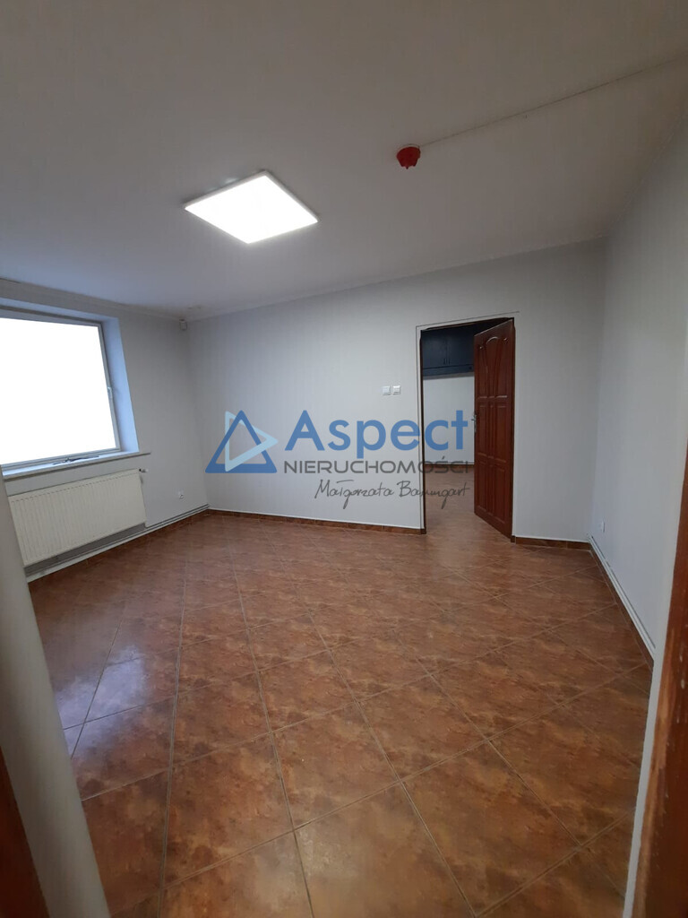 Wynajem, hala 380 m2, blisko Centrum. (7)