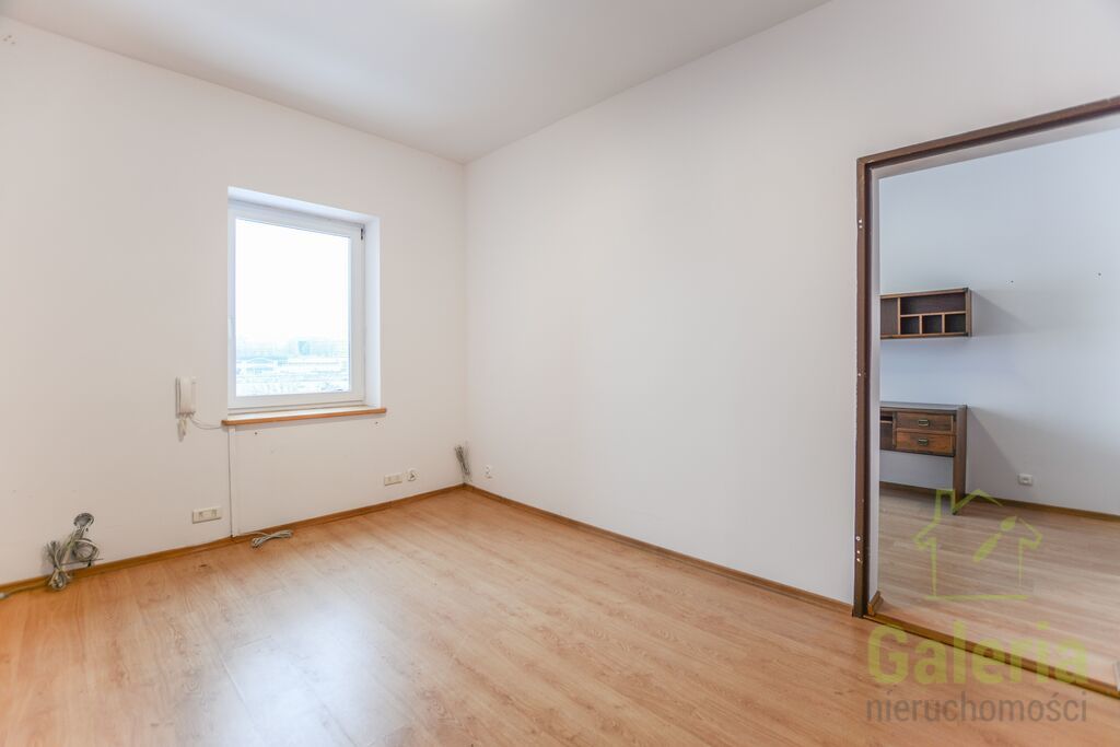Przestronny lokal biurowy, 25m2, ul. Leona Heyki (1)