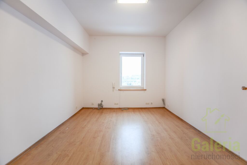 Przestronny lokal biurowy, 25m2, ul. Leona Heyki (2)