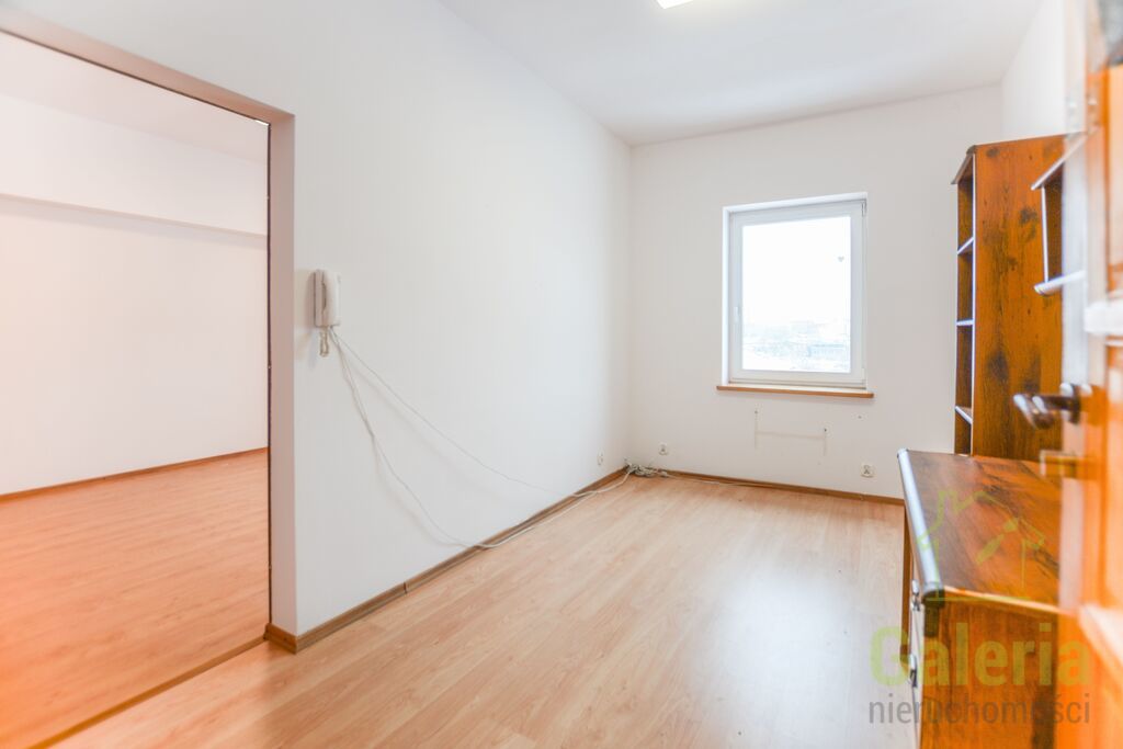 Przestronny lokal biurowy, 25m2, ul. Leona Heyki (3)