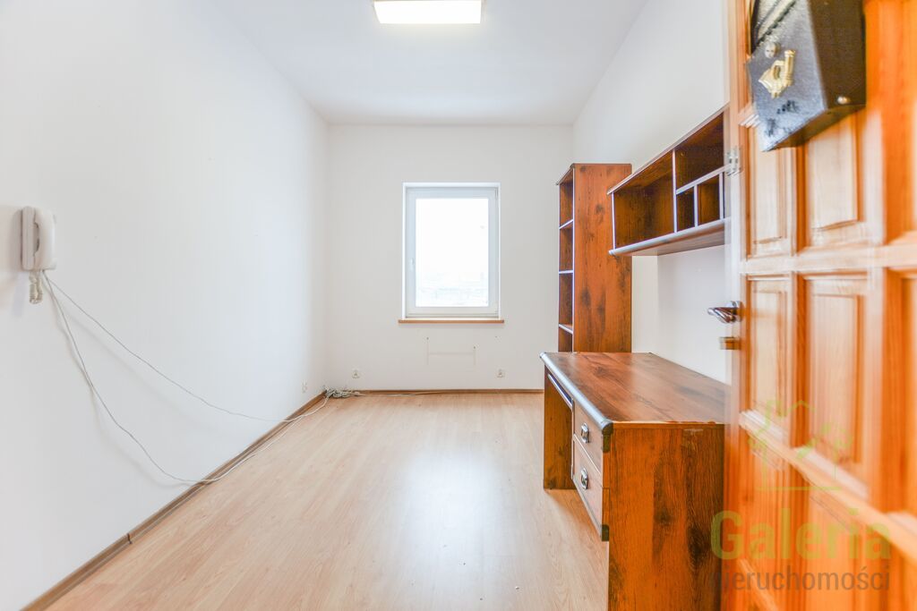 Przestronny lokal biurowy, 25m2, ul. Leona Heyki (4)