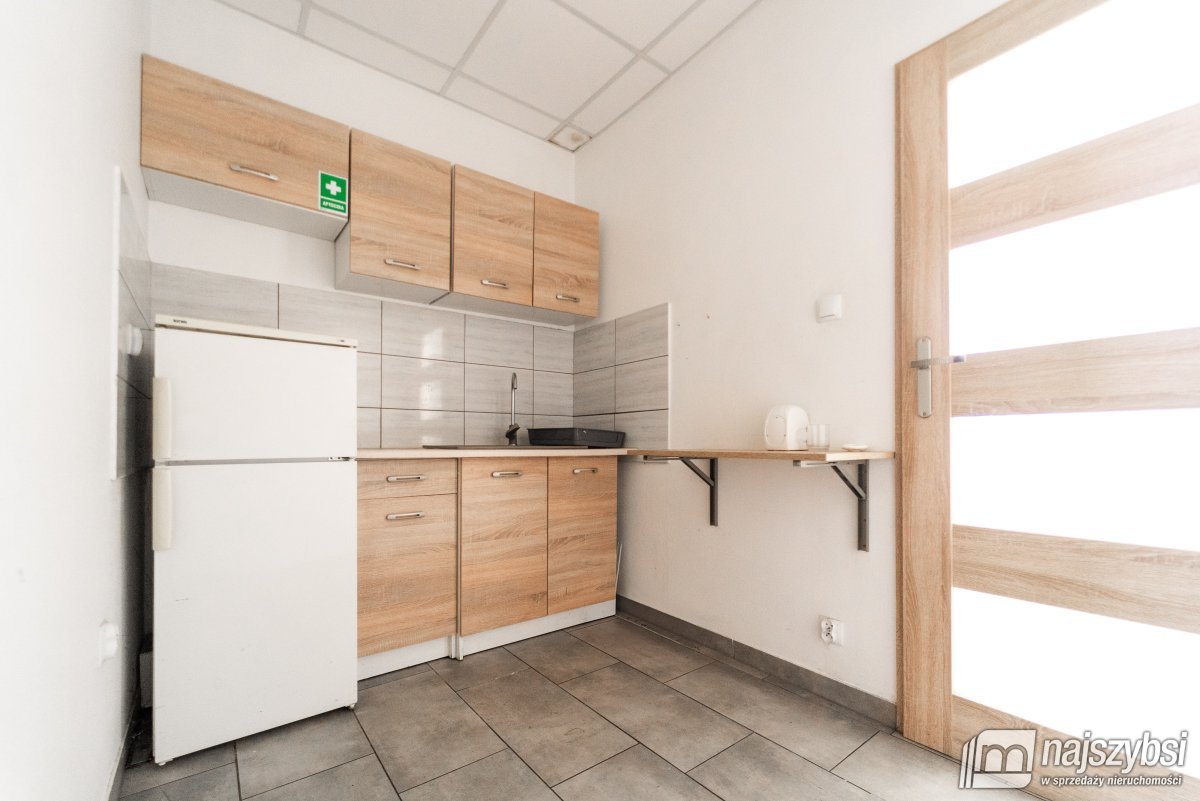 Goleniów- budynek handlowo- usługowy  (13)