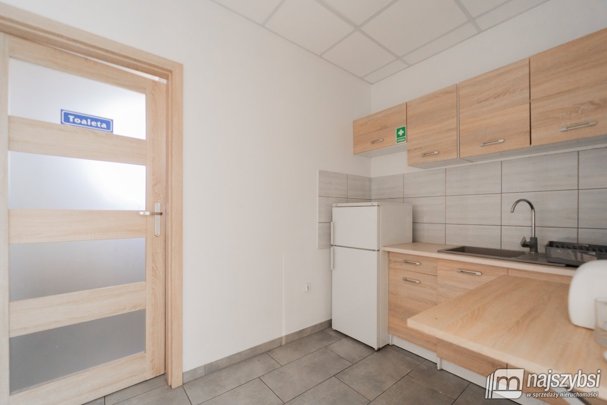 Goleniów- budynek handlowo- usługowy  (15)