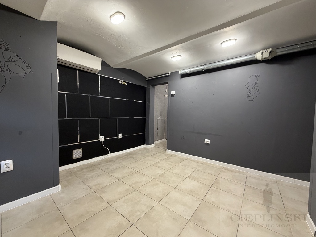 Lokal usługowy 100 metrów od Placu Odrodzenia (2)