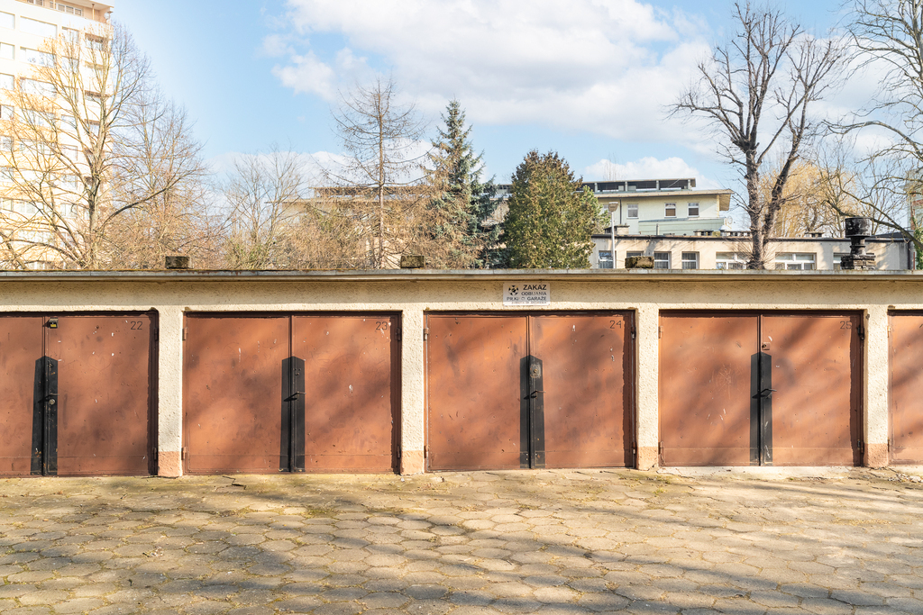 3. pokoje + 18m2 strych, po remoncie, przy Hanza (15)