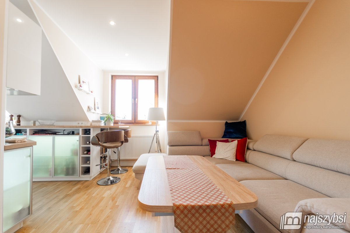 STARGARD- 3 POKOJE 2 PIĘTRO (13)